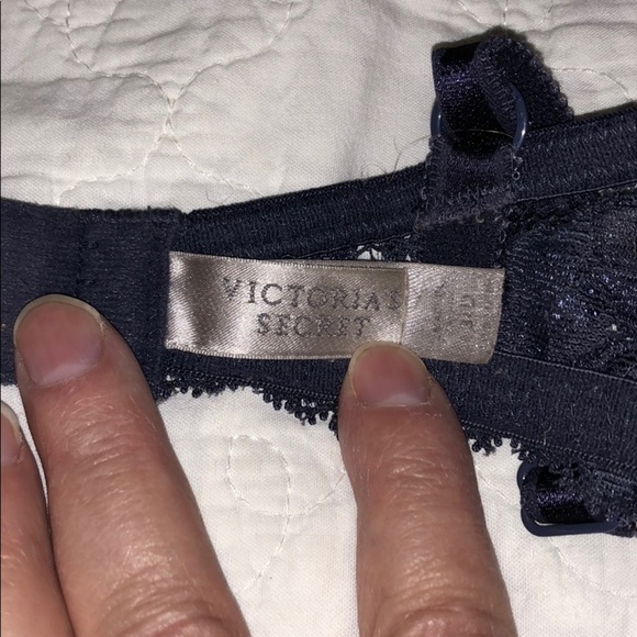 Victoria’s Secret purple lace bra - Picture 7 of 7